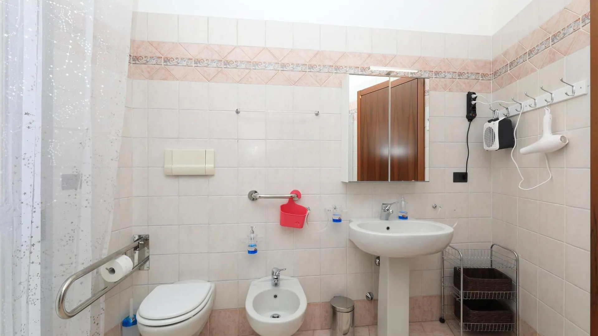 Central Luxury Apt W Garage Happy Home Bergamo Apartment