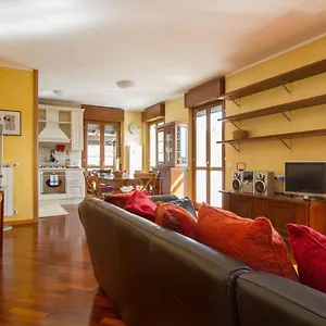 Apartament Bright House With 2 Bedrooms & A Unique Terrace, Bergamo