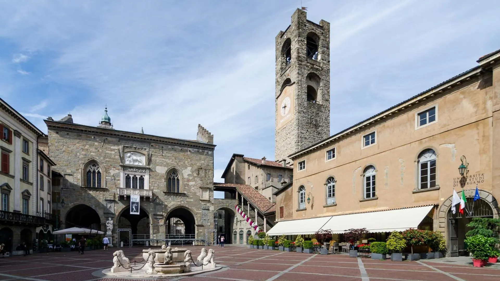Apartment Central Luxury Apt W Garage Happy Home Bergamo