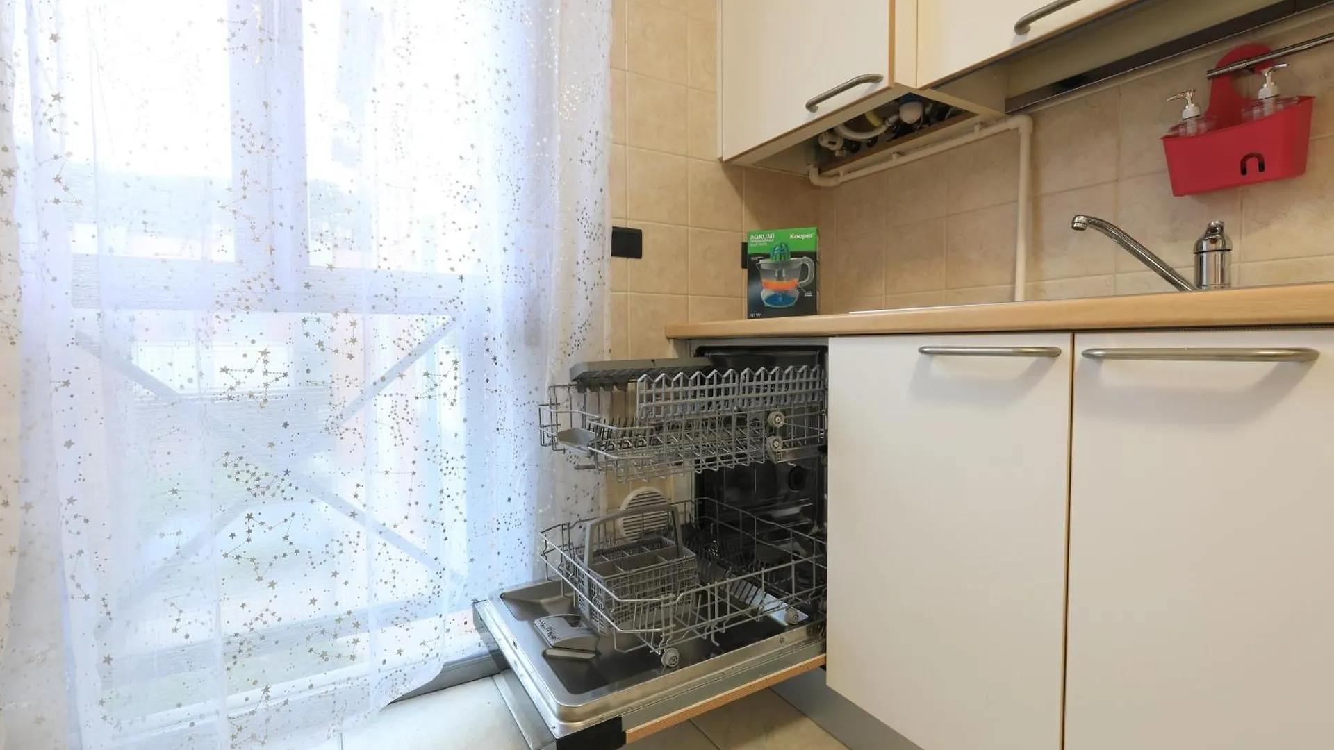 Central Luxury Apt W Garage Happy Home Bergamo Apartment
